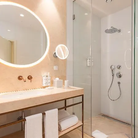 Vignette Collection Convent Square By Ihg Hotel 4*