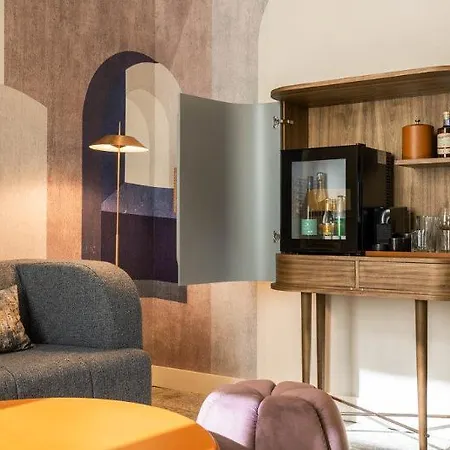 Hotel Vignette Collection Convent Square By Ihg