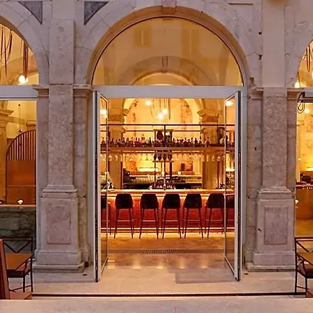 Vignette Collection Convent Square By Ihg Hotel